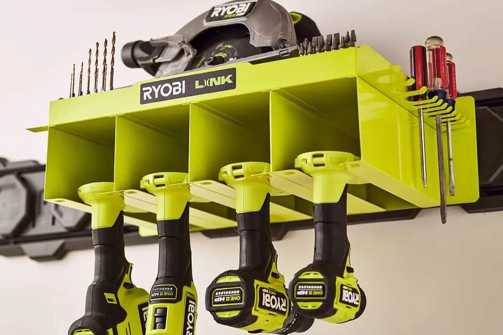 Jak zrobić regał do garażu: proste sposoby na trwałe półki