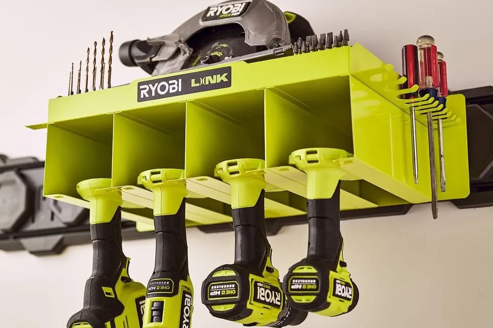 Jak zrobić regał do garażu: proste sposoby na trwałe półki