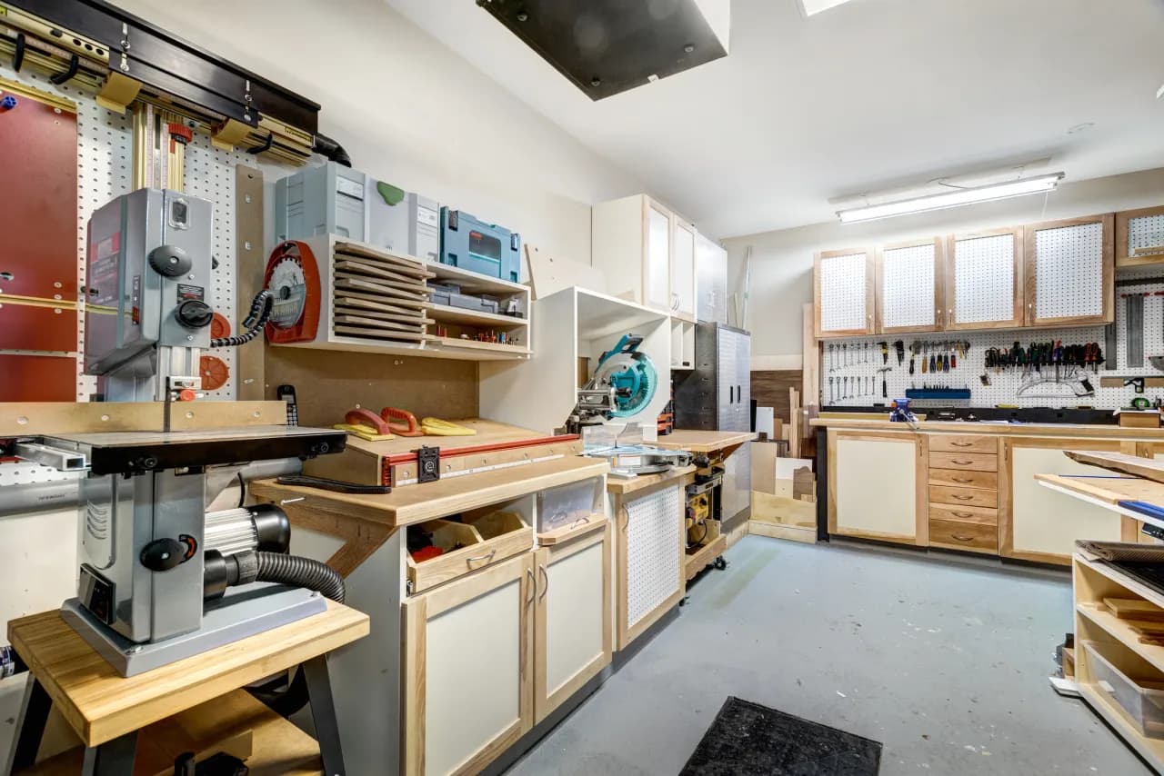 Jak zrobić stół do garażu – łatwy sposób na funkcjonalne miejsce pracy