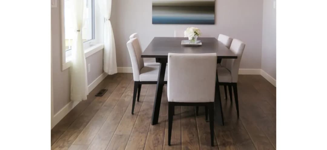 Jakie krzesła do czarnego stołu? Odkryj idealne połączenia stylów