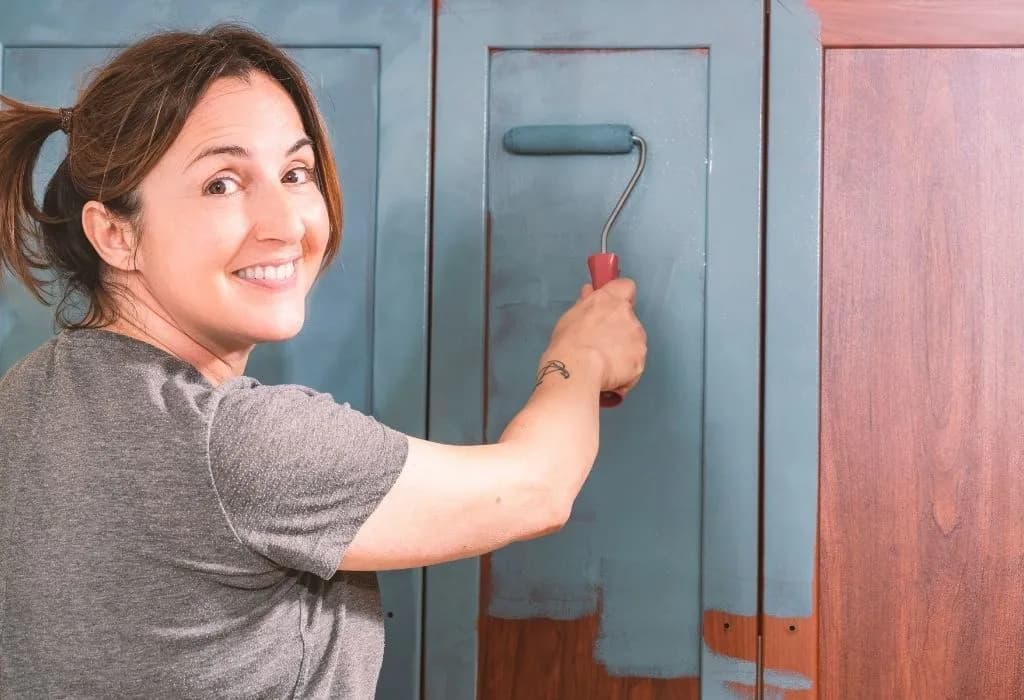 Czym pomalować szafki z mdf, aby uzyskać trwały efekt bez błędów